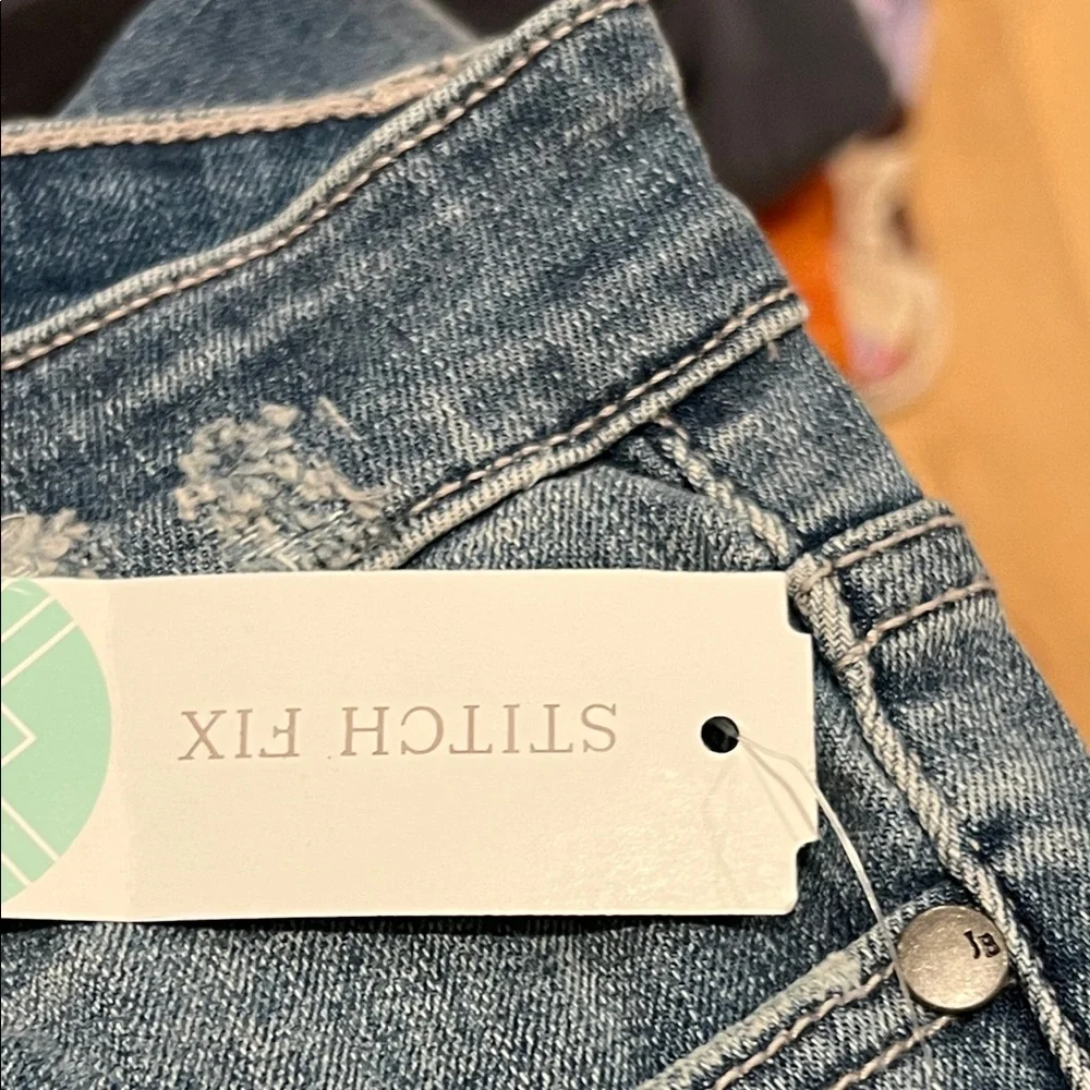 Judy Blue Distressed Adeline relaxed fit Blue Jeans‎ 13/31